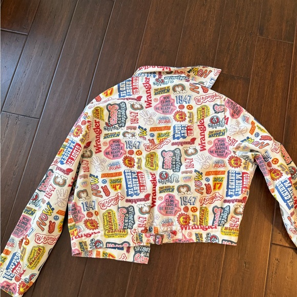 Wrangler Women’s Multi-Colored Pattern Denim Jacket - Picture 9 of 11